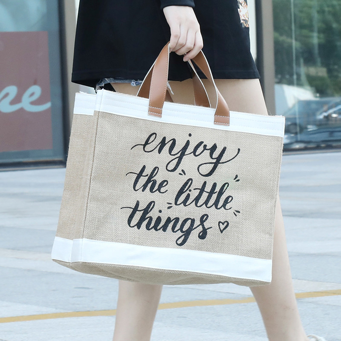 Sacos de Jute Tote Grandes Impressos Sacos de Hessian Personalizados para Regalos de Retorno 1